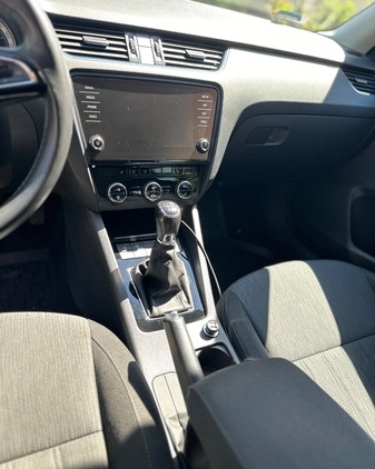Skoda Octavia cena 20000 przebieg: 199000, rok produkcji 2017 z Bogatynia małe 121